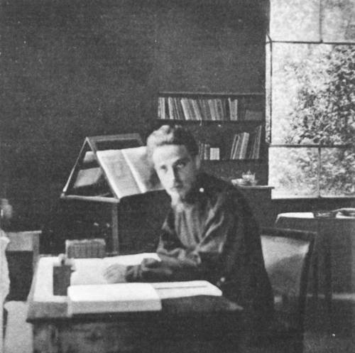 Rilke im Studio al Ponte im Garten der Villa Stroh-fern (Rom, 1904). Public Domain, Wikimedia Commons